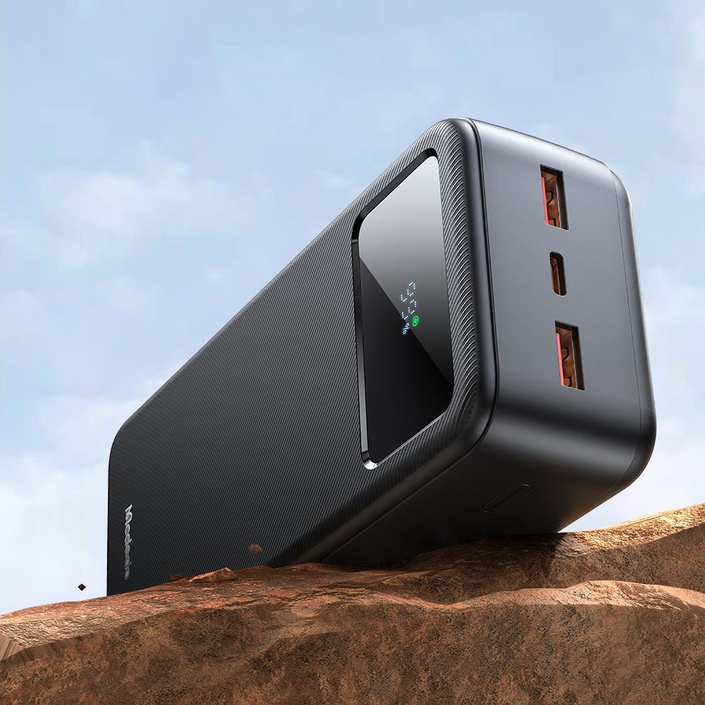 McDodo MC-4240 External Battery, 30000mAh, 22.5W, QC + PD, 2 x USB-A - 1 x USB-C, Black