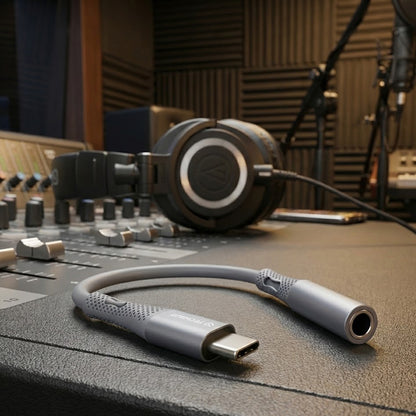 USB-C to 3.5mm Techsuit AC1 SoundFlex Audio Adapter, Gray